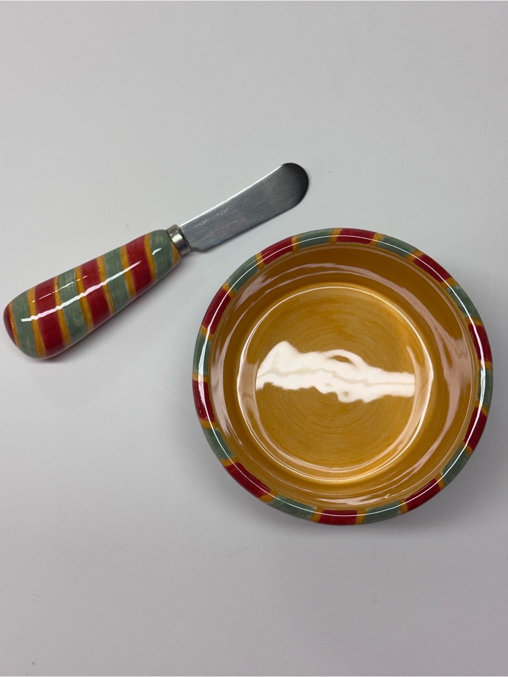 Sango 2-piece Christmas in the City Ceramic Dip/Mix set with spreading knife - Picture 2 of 8